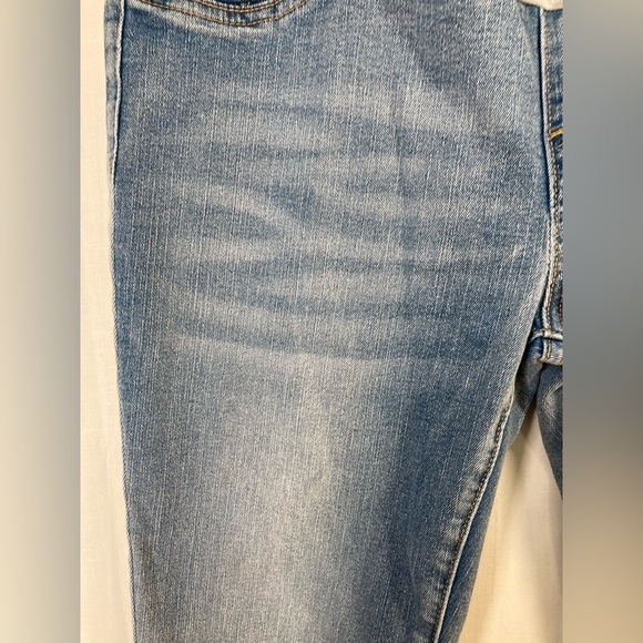 Maternity jeans like new 28” inseam size medium/6 - Picture 4 of 8